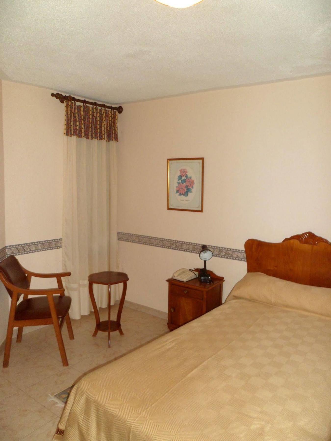 טאפיה דה קסרייגו Hotel La Ruta מראה חיצוני תמונה