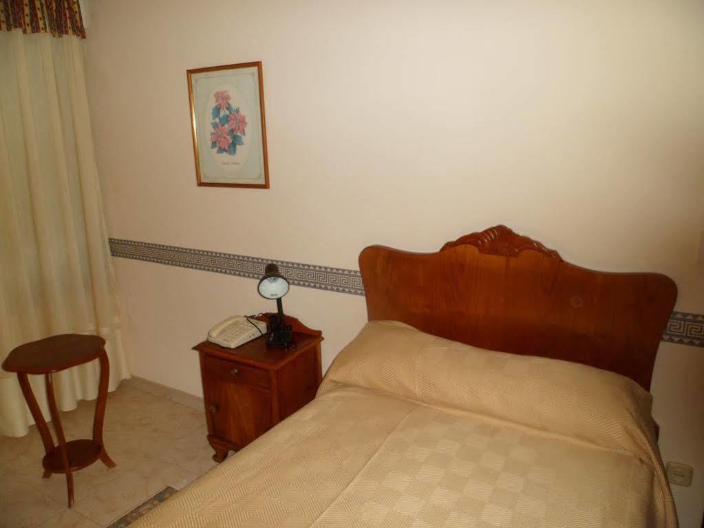 טאפיה דה קסרייגו Hotel La Ruta מראה חיצוני תמונה